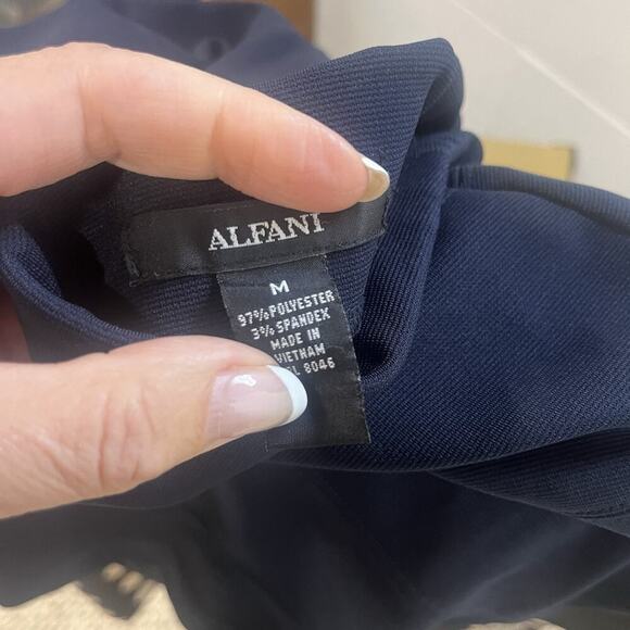 Alfani Skirt size Medium Navy Blue Straight Pencil Knee Stretch No Slit Career - Picture 6 of 6
